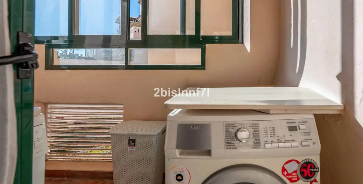 Sale of middle floor apartment in Elviria 21