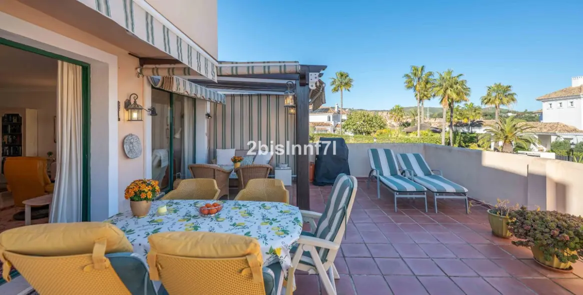 Sale of middle floor apartment in Elviria 27