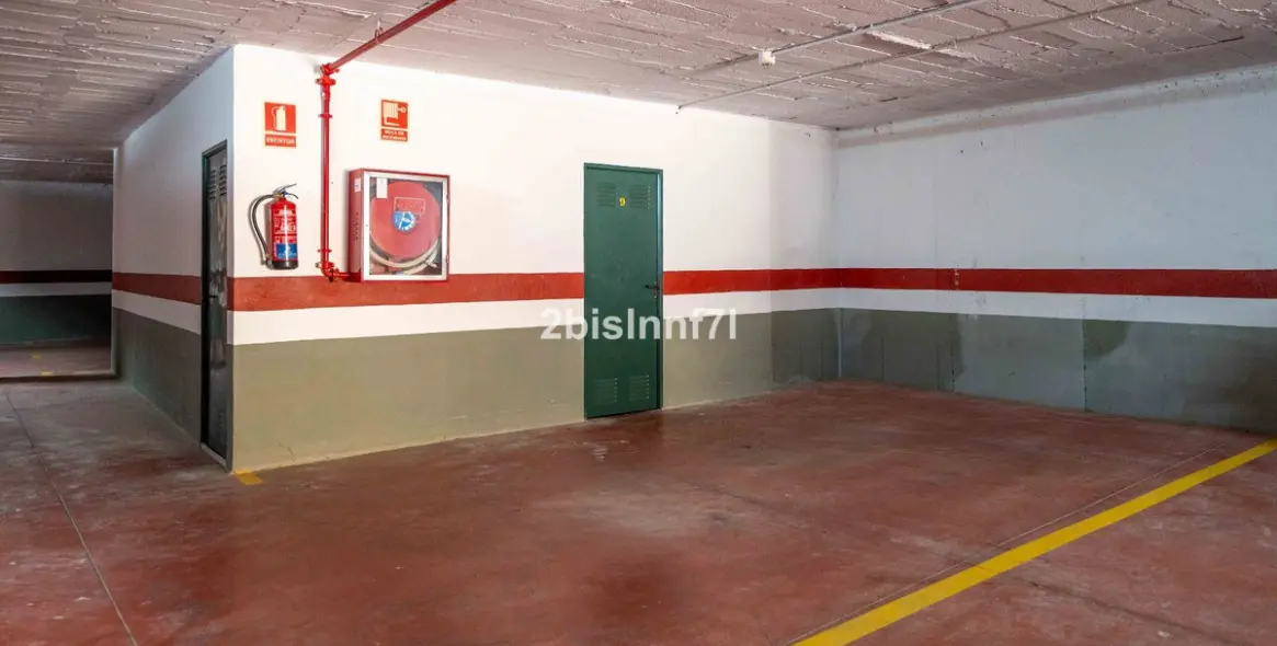 Sale of middle floor apartment in Elviria 28