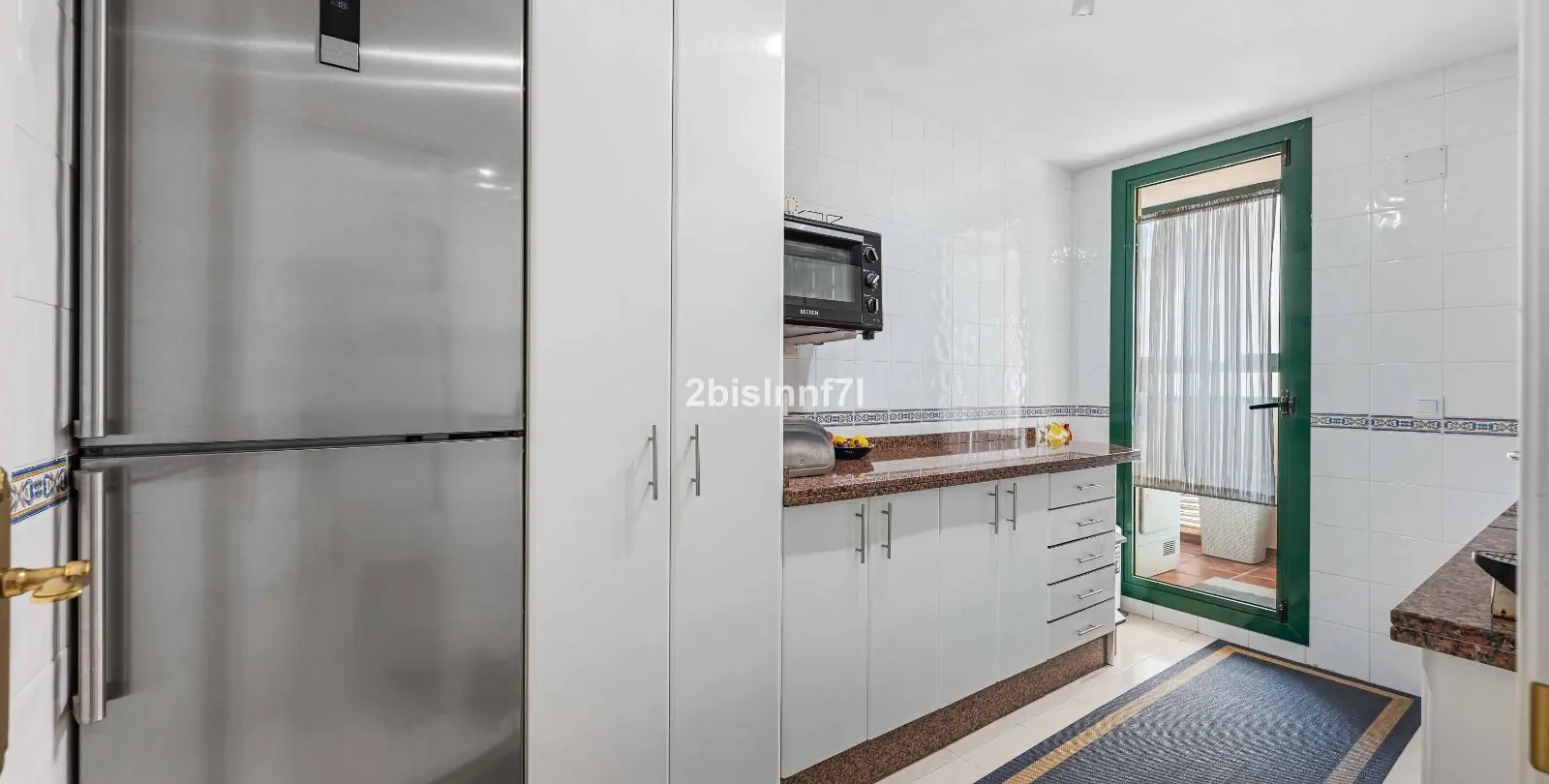 Sale of middle floor apartment in Elviria 18