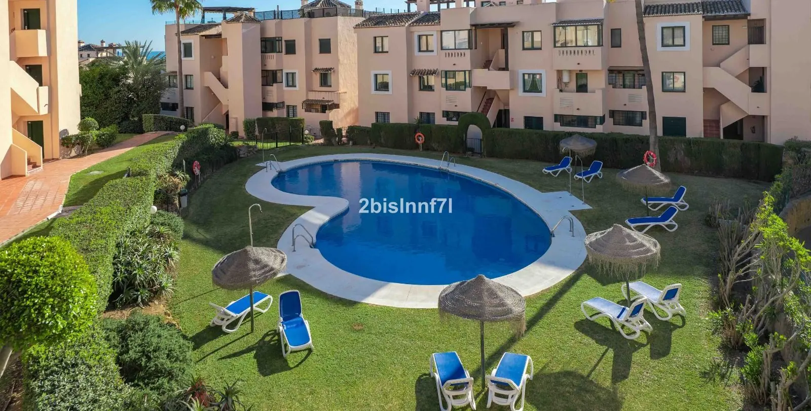 Sale of middle floor apartment in Elviria 32