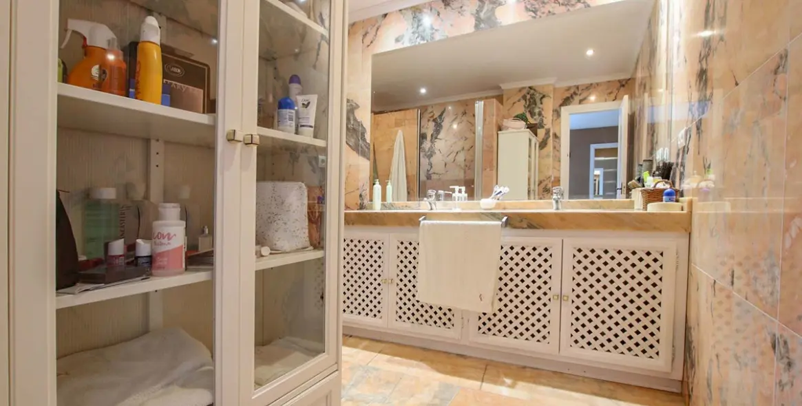 Продажа апартаментов на первом этаже в Puerto Banús 13