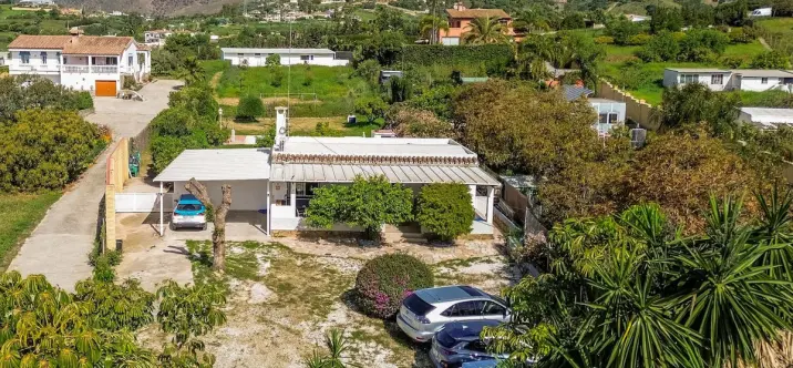 Venta de villa independiente en Estepona 0