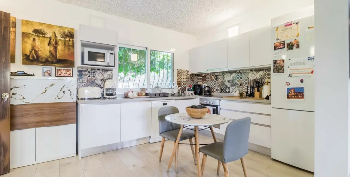 Продажа  отдельно стоящей виллы в Estepona 5