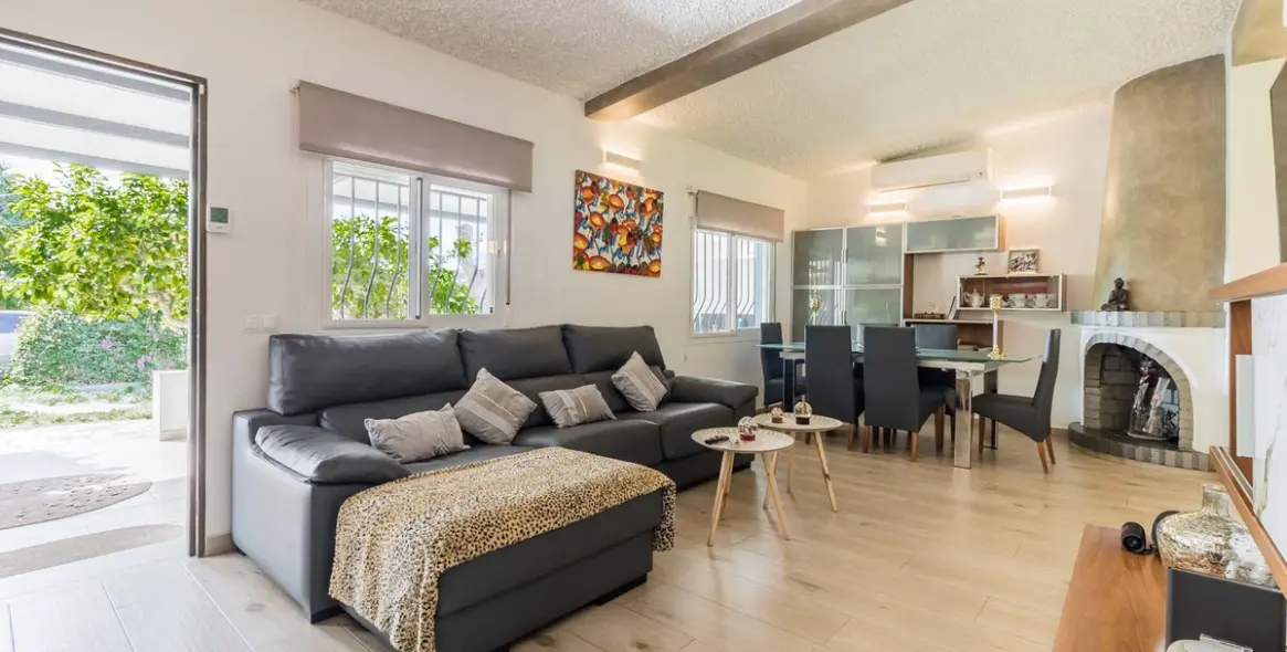 Продажа  отдельно стоящей виллы в Estepona 9