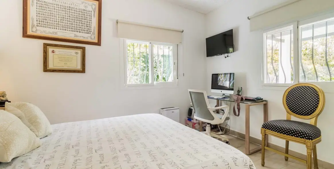 Продажа  отдельно стоящей виллы в Estepona 14