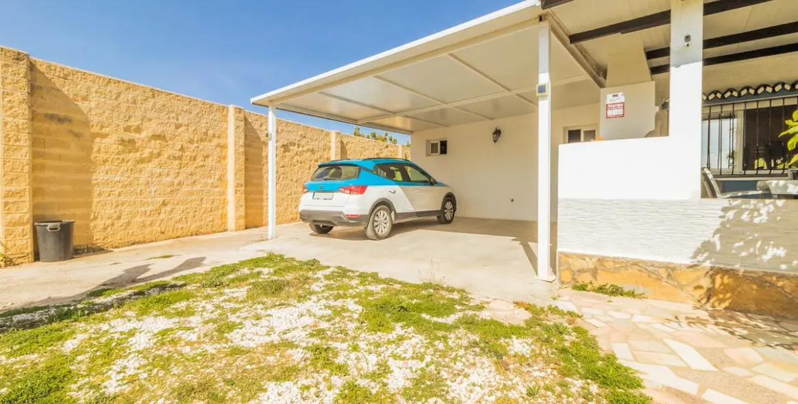 Продажа  отдельно стоящей виллы в Estepona 24