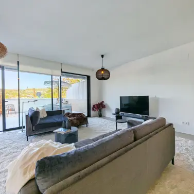 Продажа дома на две семьи в Estepona