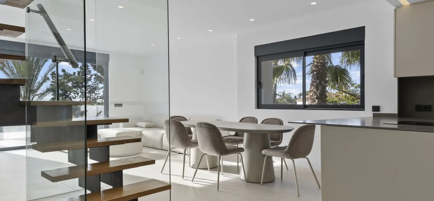 Sale of penthouse duplex in El Paraiso 0