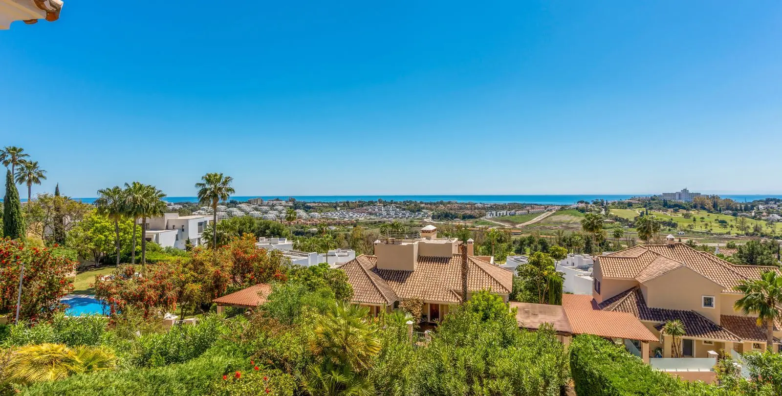 Sale of townhouse in Atalaya 2