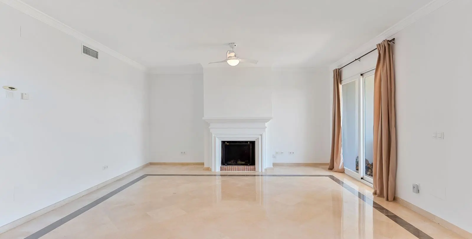 Sale of townhouse in Atalaya 8