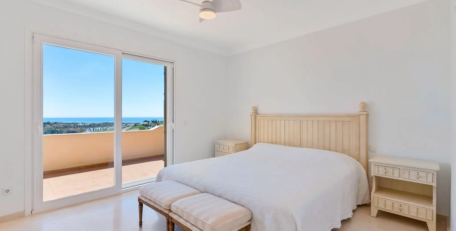 Sale of townhouse in Atalaya 22
