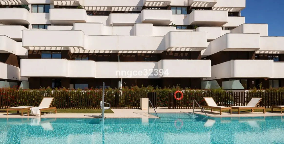 Продажа апартаментов на среднем этаже в Estepona 9