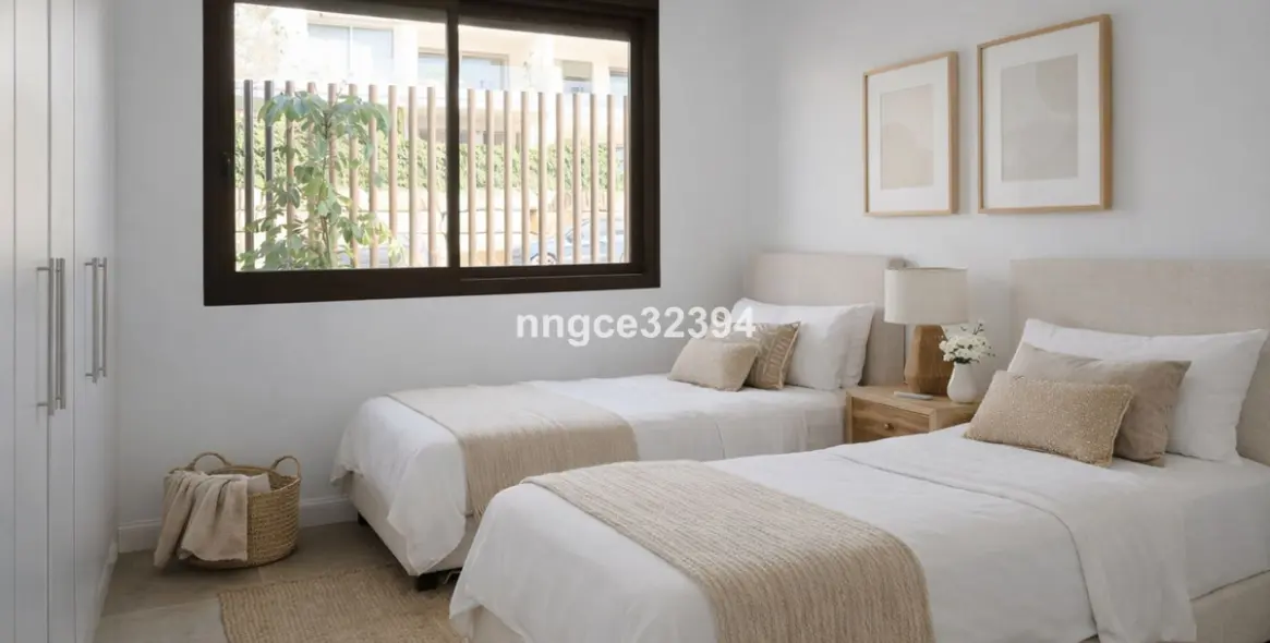 Venta de apartamento en planta media en Estepona 30