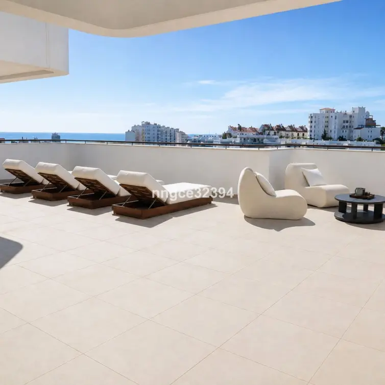 Sale of middle floor apartment in Estepona