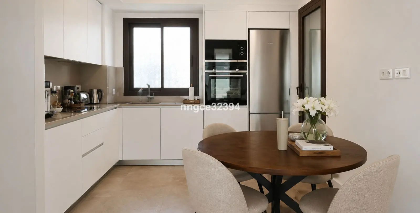 Sale of middle floor apartment in Estepona 14