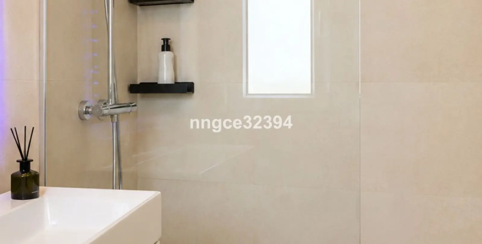 Sale of middle floor apartment in Estepona 17