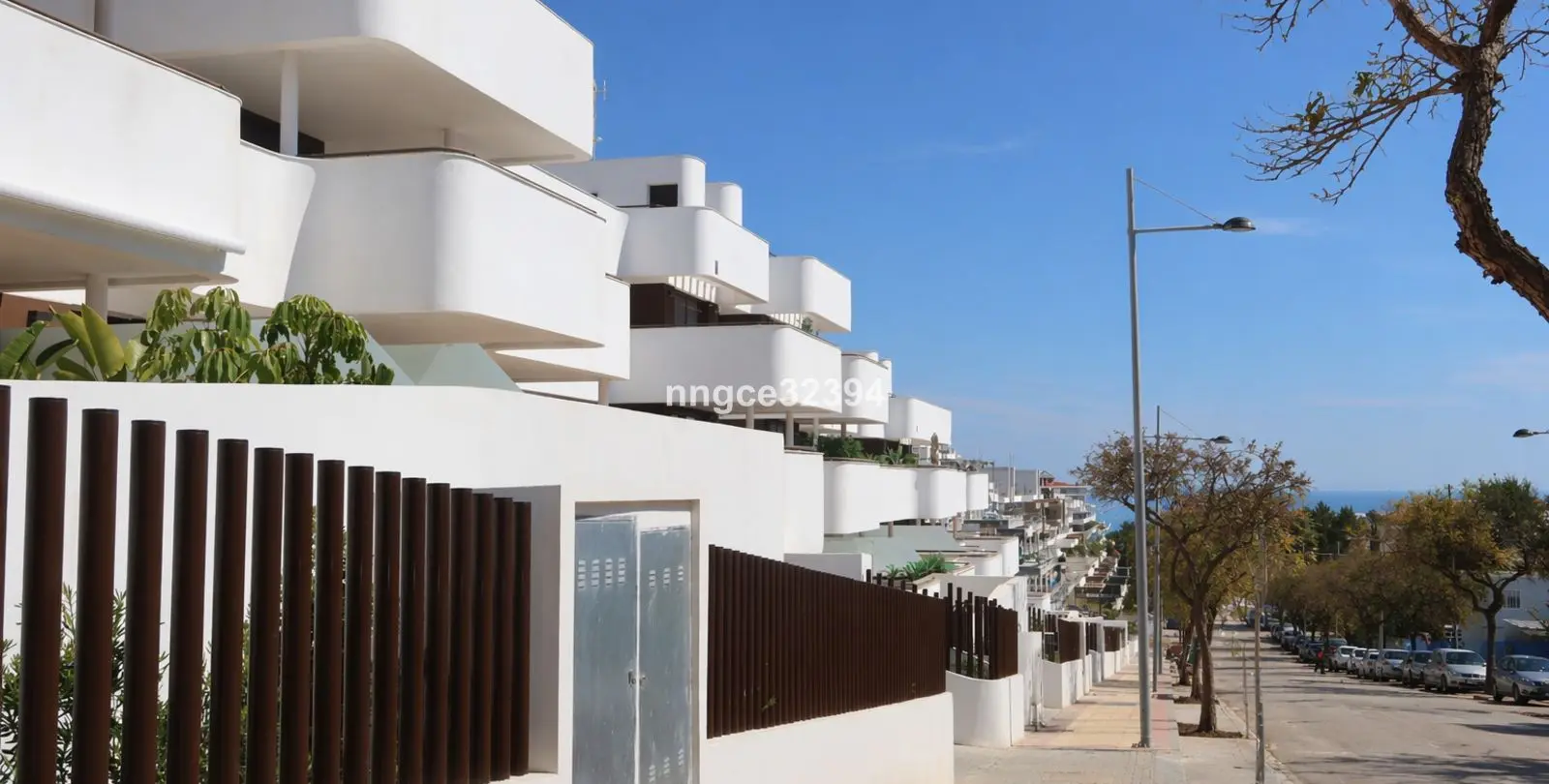 Sale of middle floor apartment in Estepona 36