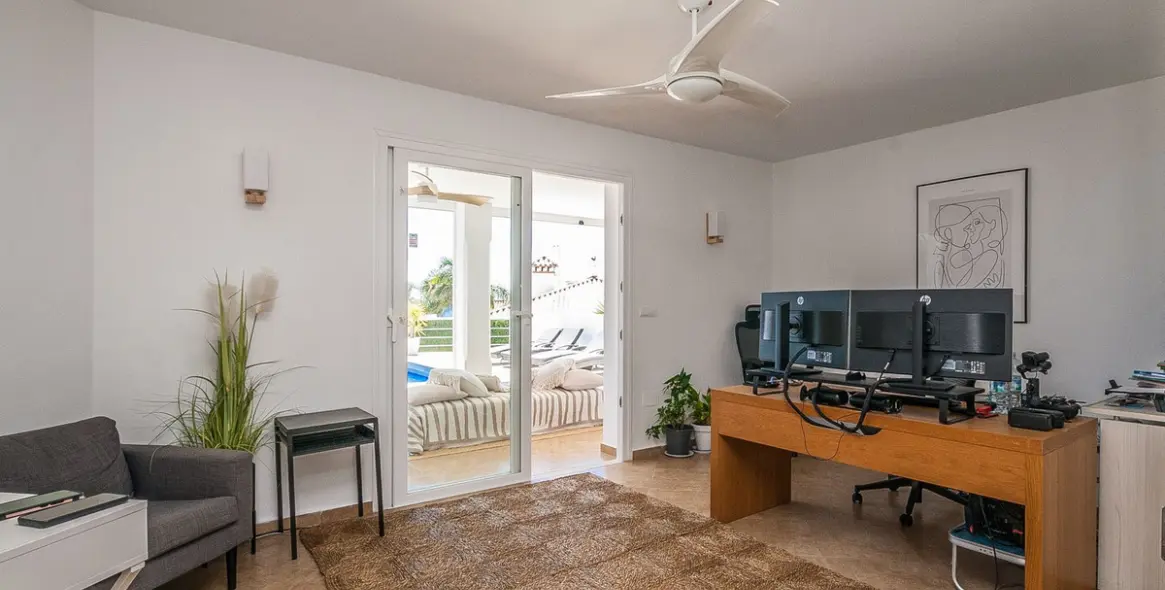 Venta de villa independiente en Estepona 10