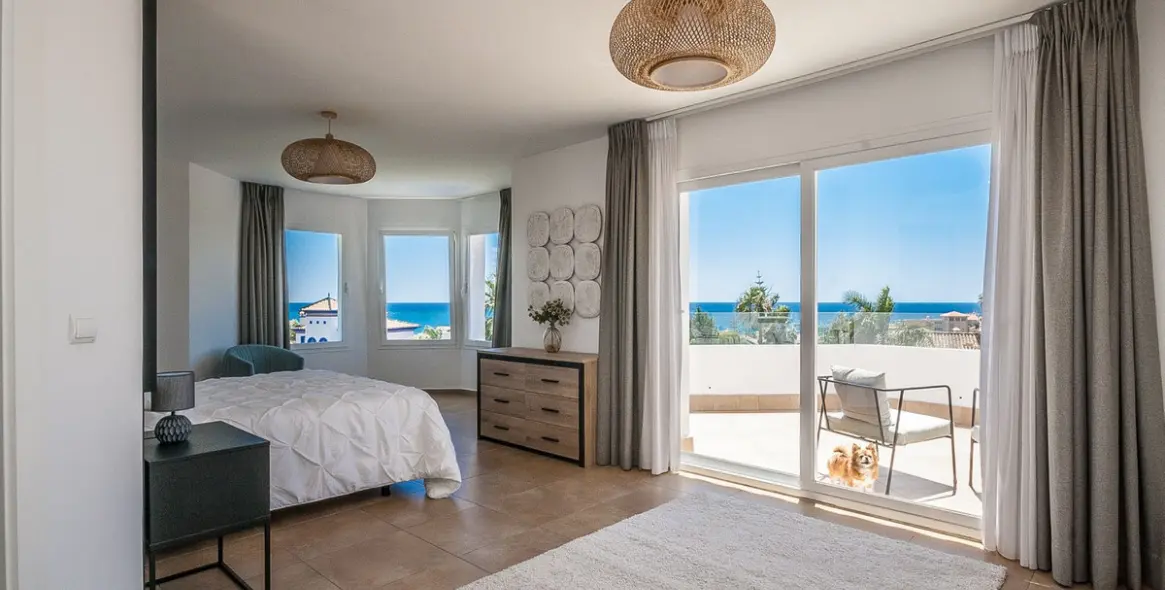 Venta de villa independiente en Estepona 12