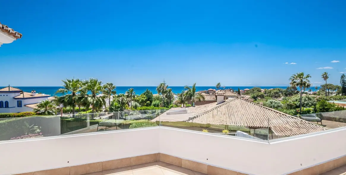 Venta de villa independiente en Estepona 31