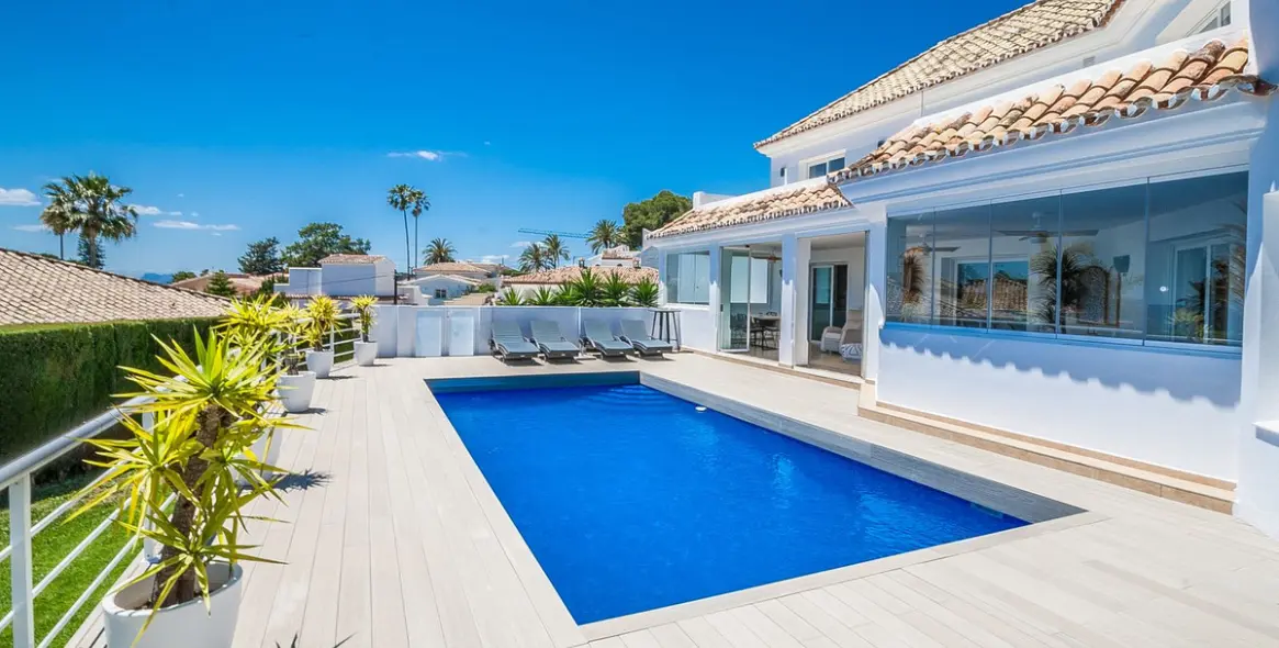 Venta de villa independiente en Estepona 32