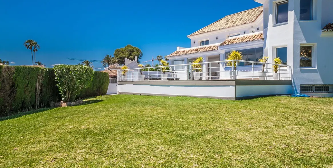 Venta de villa independiente en Estepona 33