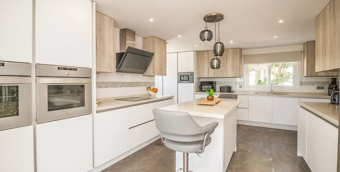 Venta de villa independiente en Estepona 36