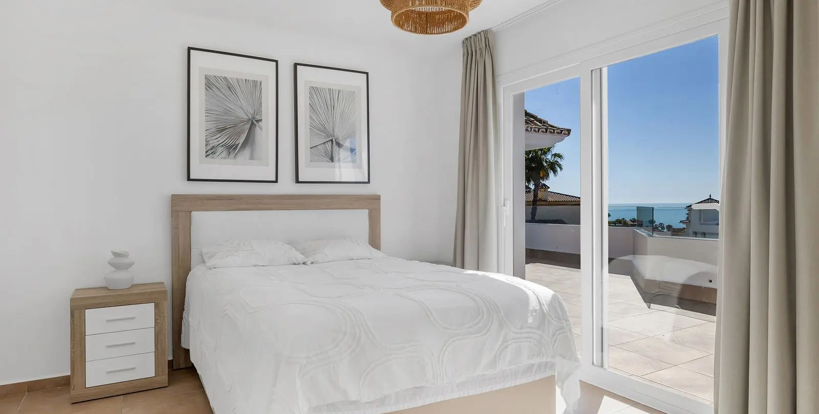 Продажа  отдельно стоящей виллы в Estepona 32