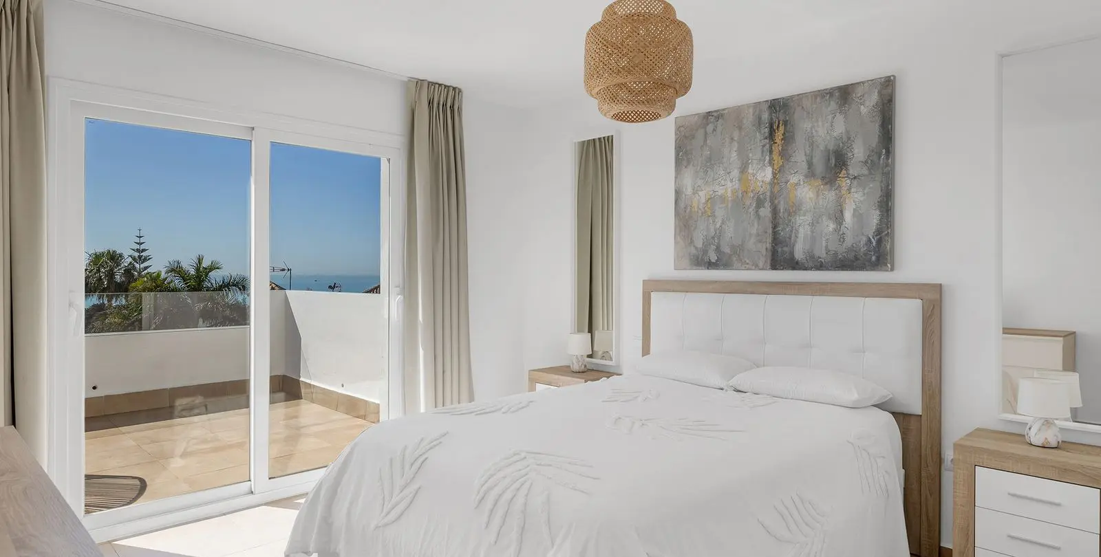 Продажа  отдельно стоящей виллы в Estepona 34