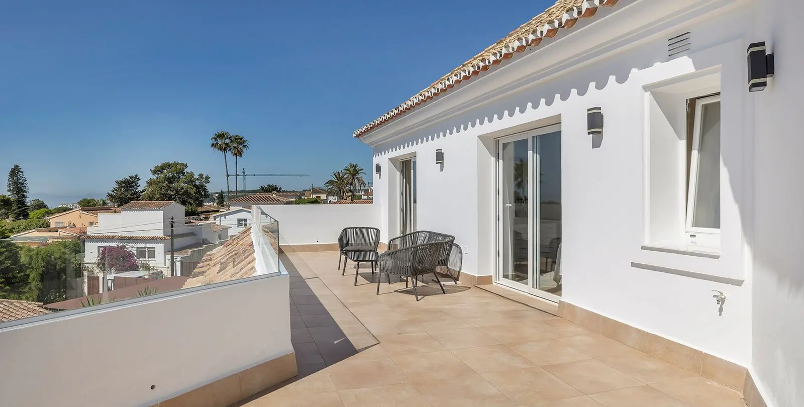 Продажа  отдельно стоящей виллы в Estepona 35