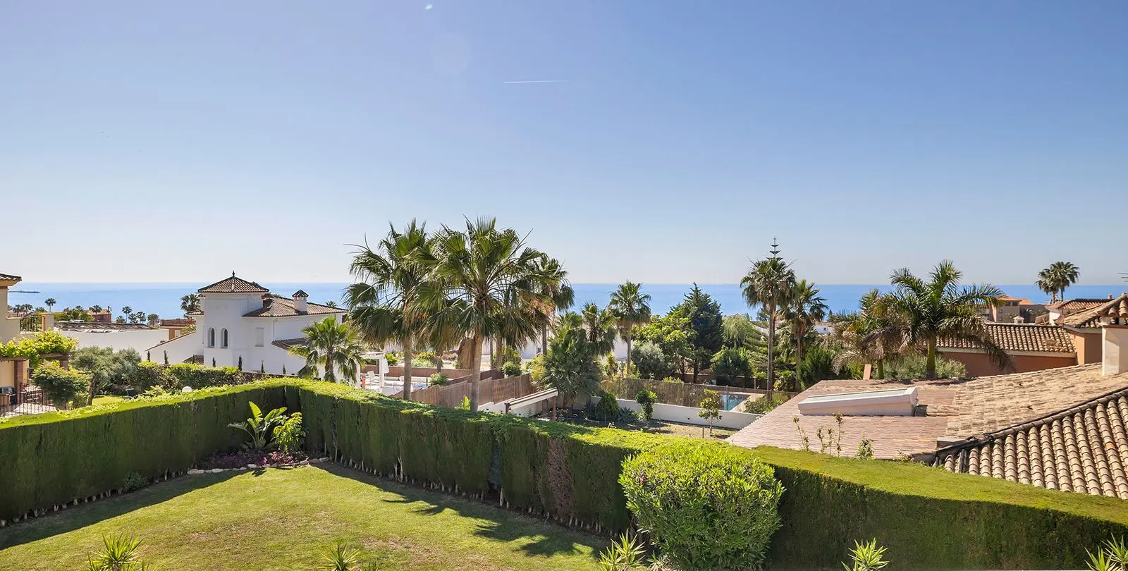 Продажа  отдельно стоящей виллы в Estepona 44