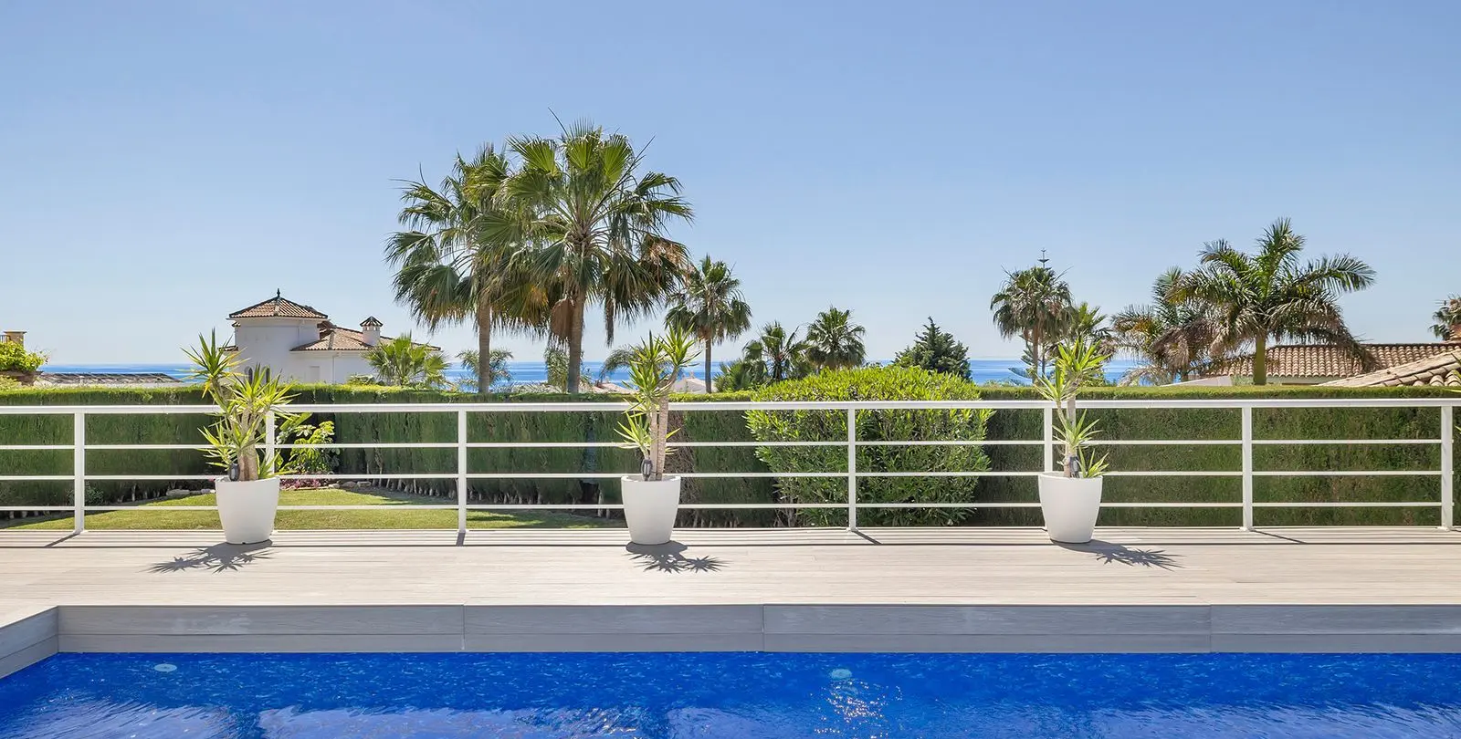 Продажа  отдельно стоящей виллы в Estepona 47