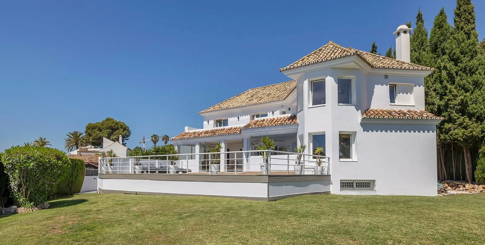 Продажа  отдельно стоящей виллы в Estepona 49