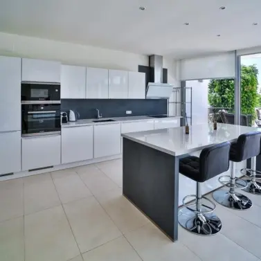 Long-term rent of detached villa in Sierra Blanca