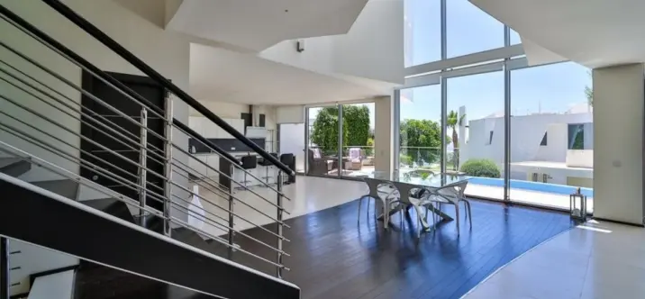 Long-term rent of detached villa in Sierra Blanca 4