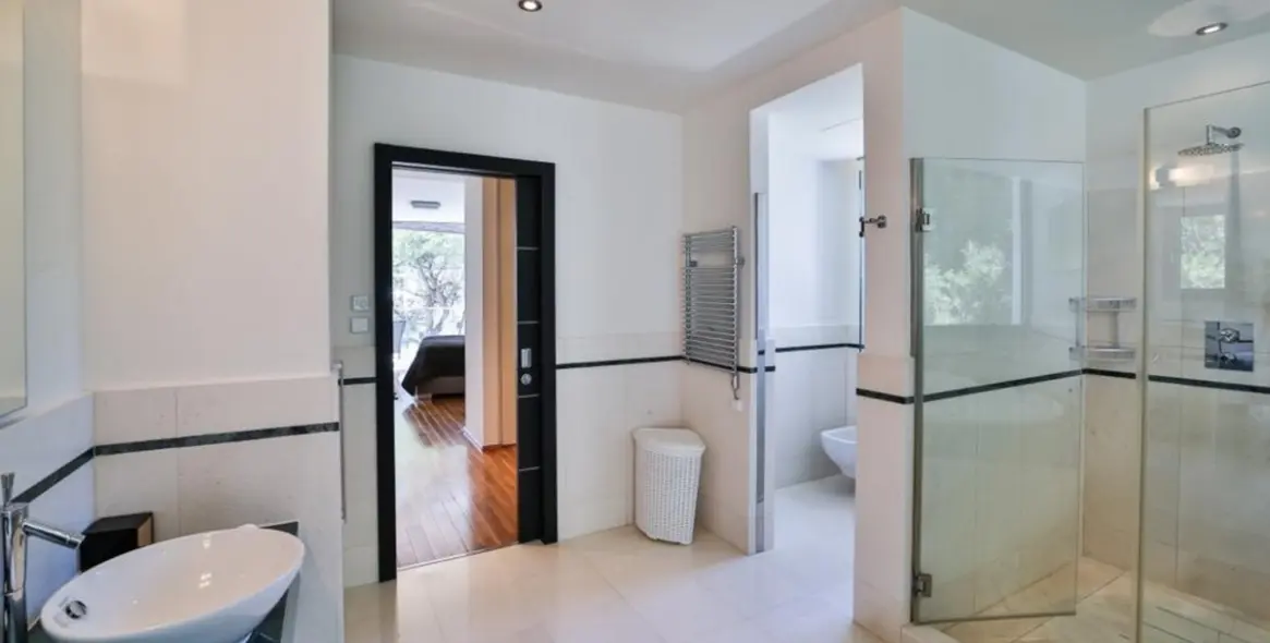 Long-term rent of detached villa in Sierra Blanca 12