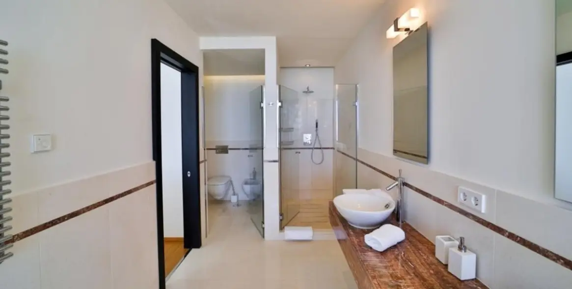 Long-term rent of detached villa in Sierra Blanca 14