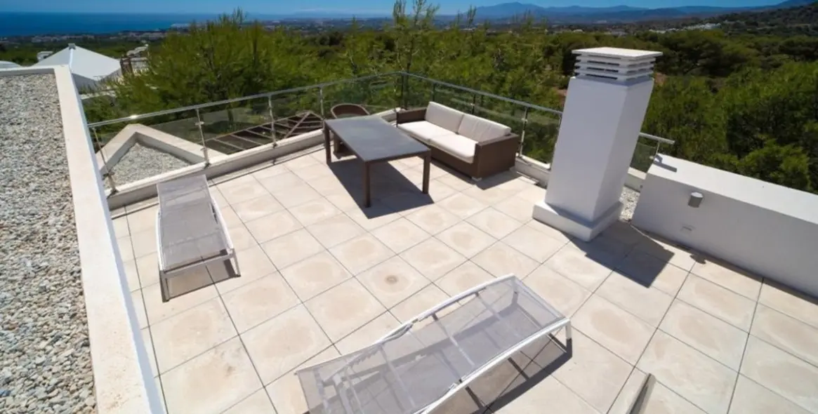 Long-term rent of detached villa in Sierra Blanca 20