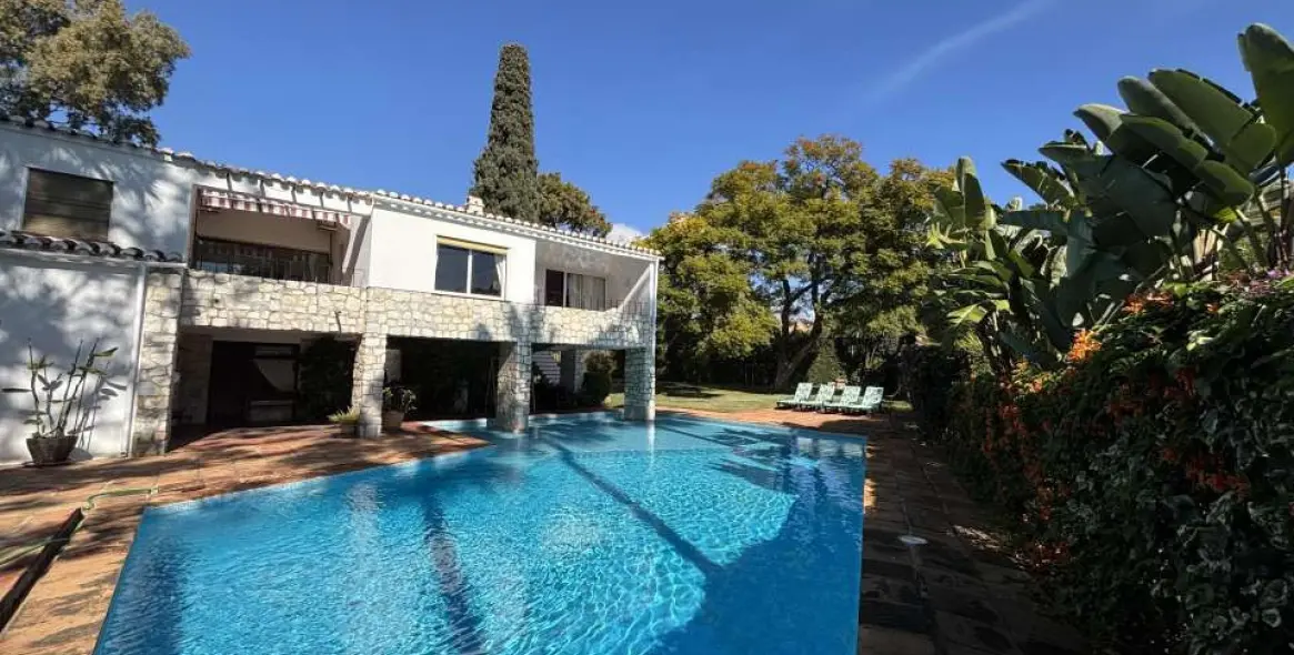 Venta de villa independiente en Marbella 2