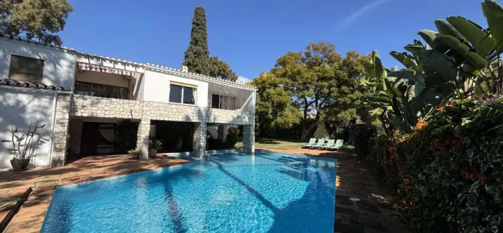 Venta de villa independiente en Marbella 1