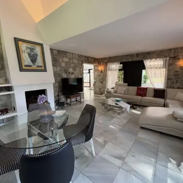 Продажа  отдельно стоящей виллы в Marbella