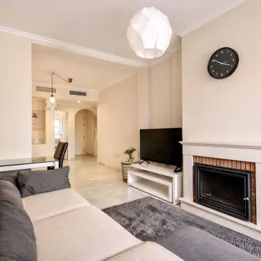 Venta de apartamento en planta media en Hacienda del Sol