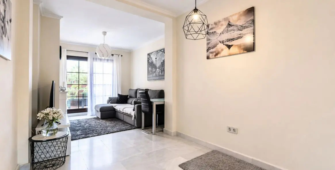 Продажа апартаментов на среднем этаже в Hacienda del Sol 4