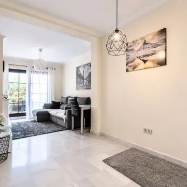 Venta de apartamento en planta media en Hacienda del Sol