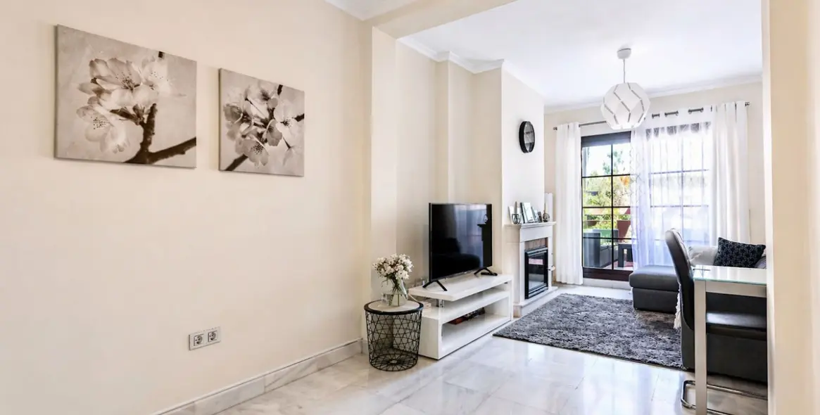 Продажа апартаментов на среднем этаже в Hacienda del Sol 5