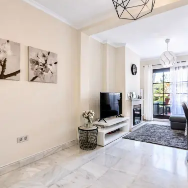 Venta de apartamento en planta media en Hacienda del Sol