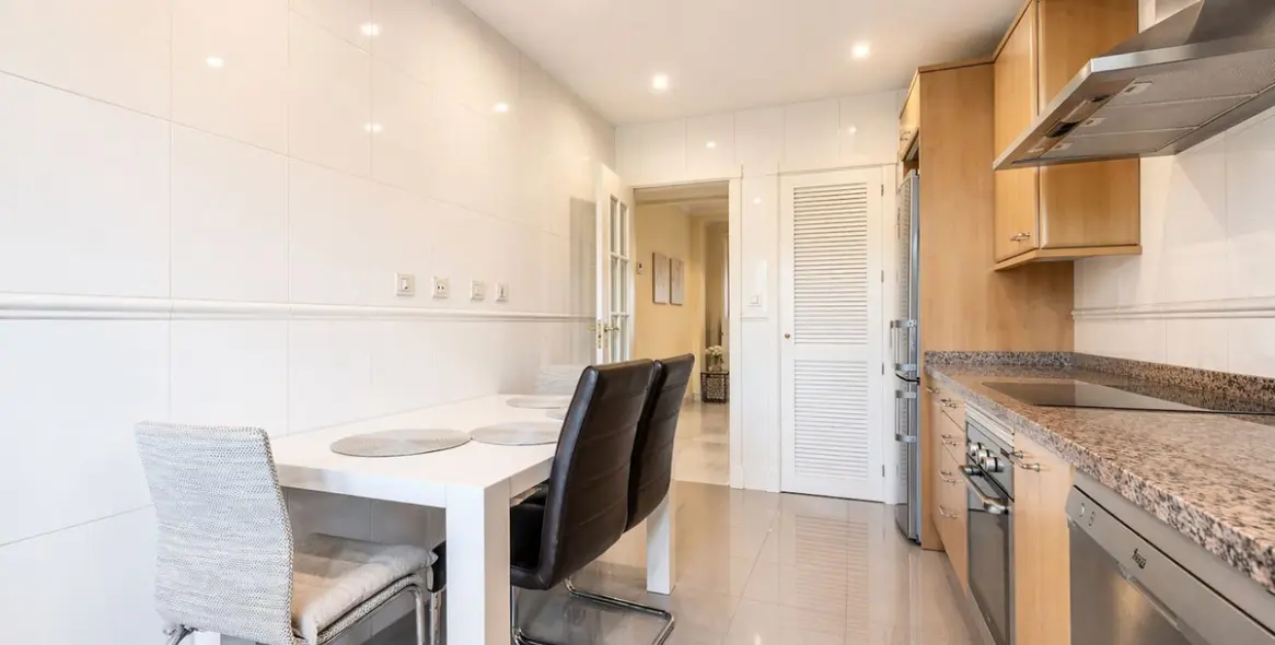 Продажа апартаментов на среднем этаже в Hacienda del Sol 10