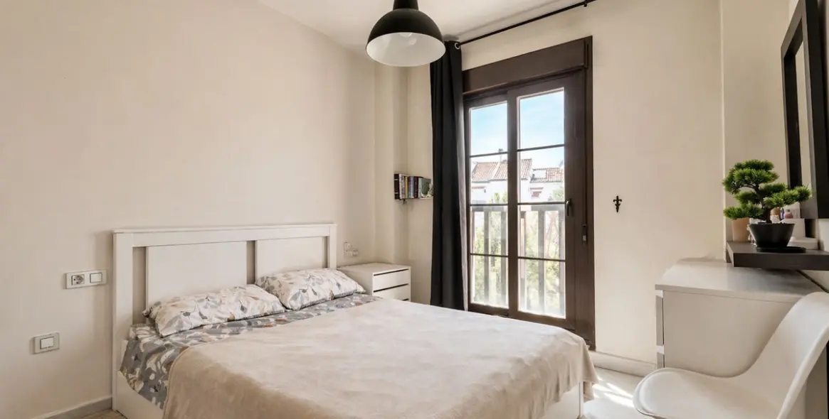 Продажа апартаментов на среднем этаже в Hacienda del Sol 11