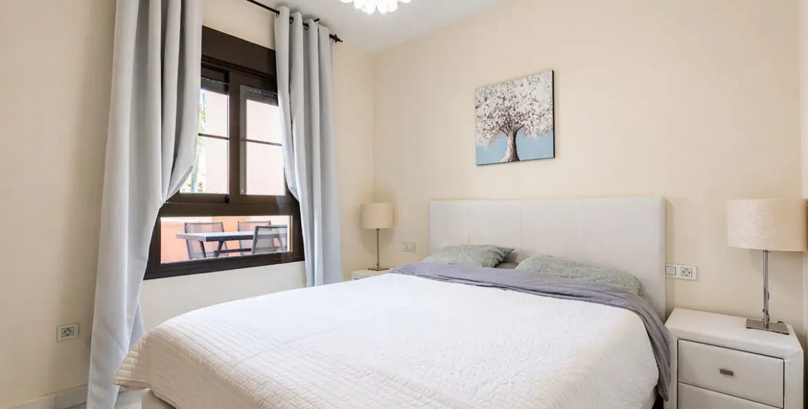 Продажа апартаментов на среднем этаже в Hacienda del Sol 13